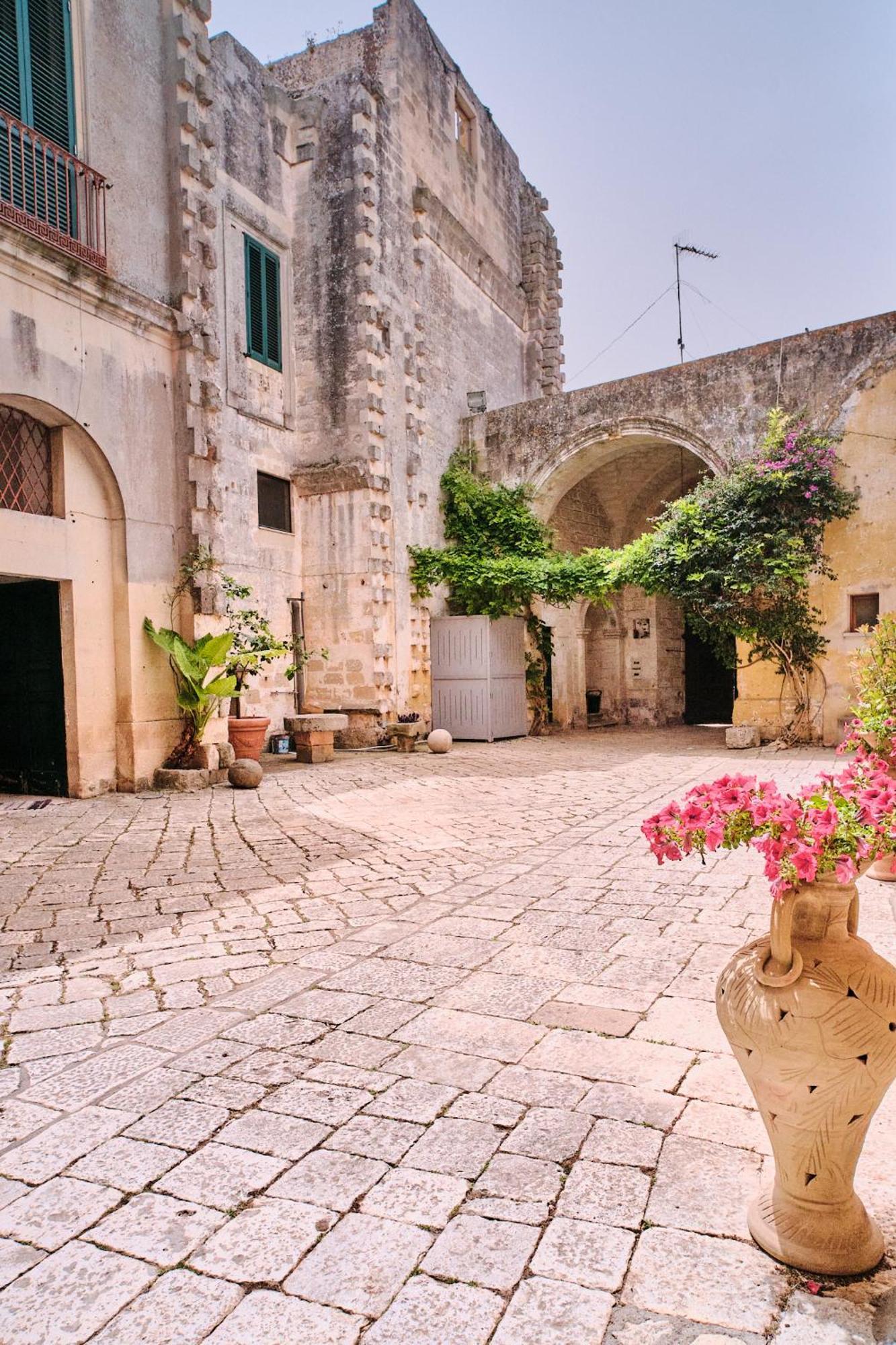 Palazzo Scarciglia Otel Minervino di Lecce Dış mekan fotoğraf